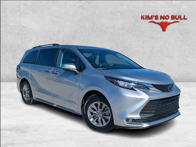 2023 Toyota Sienna XLE 7-Passenger FWD