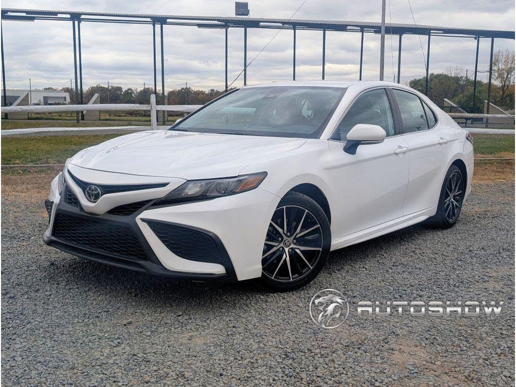 2024 Toyota Camry SE FWD