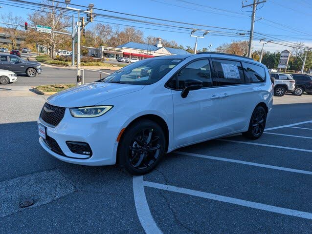 2026 Chrysler Pacifica Select FWD