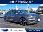 Volkswagen Passat 2.0T R-Line FWD