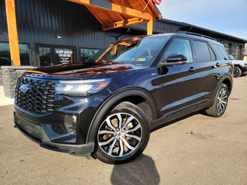 2025 Ford Explorer ST-Line AWD