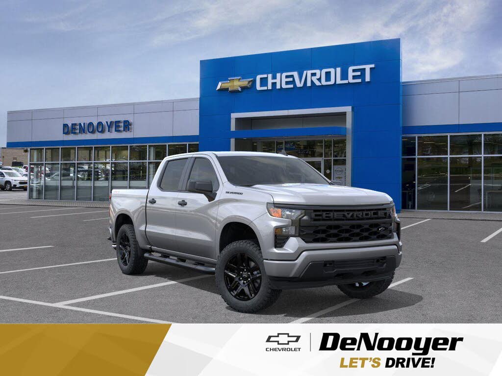 2026 Chevrolet Silverado 1500 Custom Crew Cab 4WD