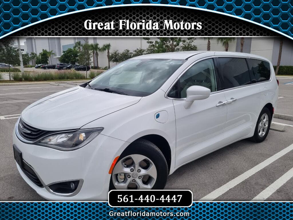 2017 Chrysler Pacifica Hybrid Touring Plus FWD