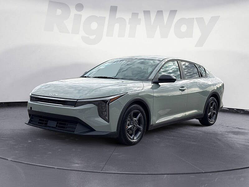 2025 Kia K4 LXS FWD