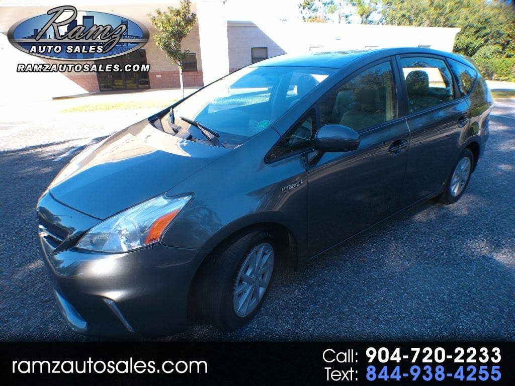 2014 Toyota Prius v Three FWD