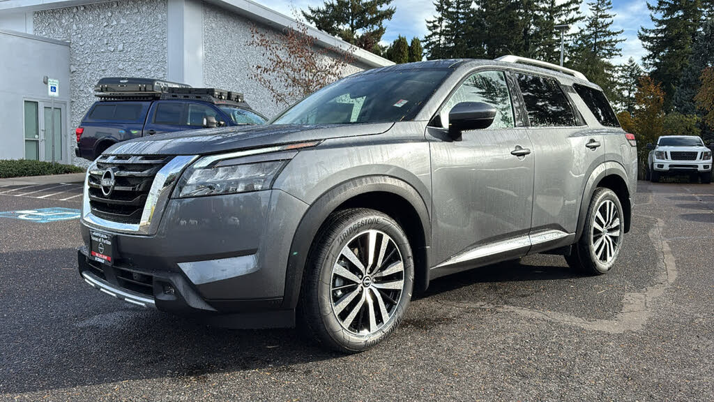 2025 Nissan Pathfinder Platinum 4WD