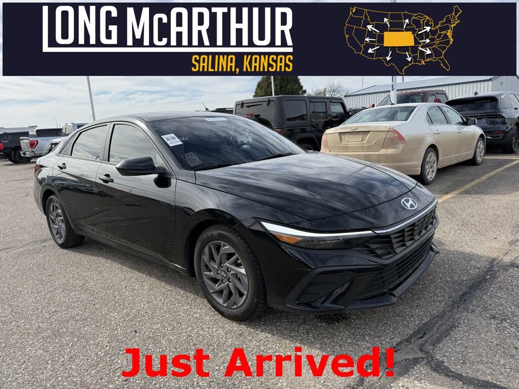 2024 Hyundai Elantra SEL FWD