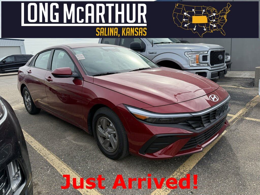 2025 Hyundai Elantra SE FWD