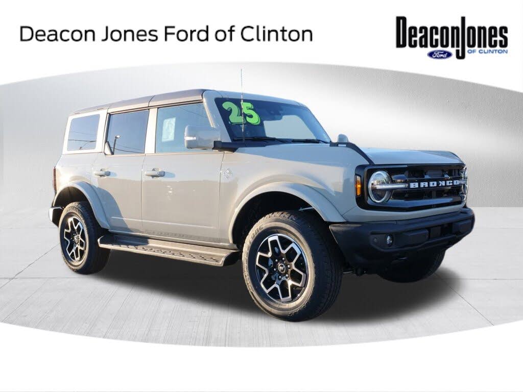 2025 Ford Bronco Outer Banks 4-Door 4WD