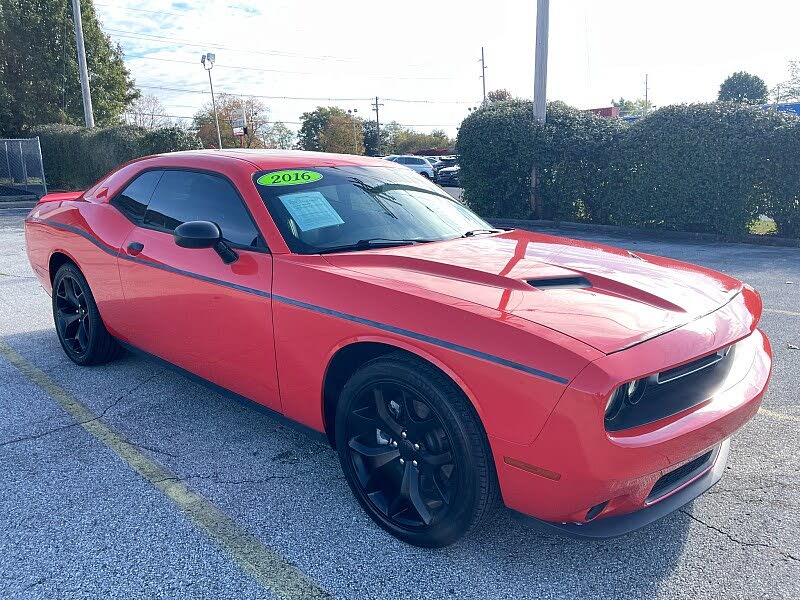 2016 Dodge Challenger SXT Plus RWD