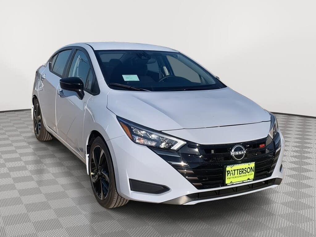 2025 Nissan Versa SR FWD