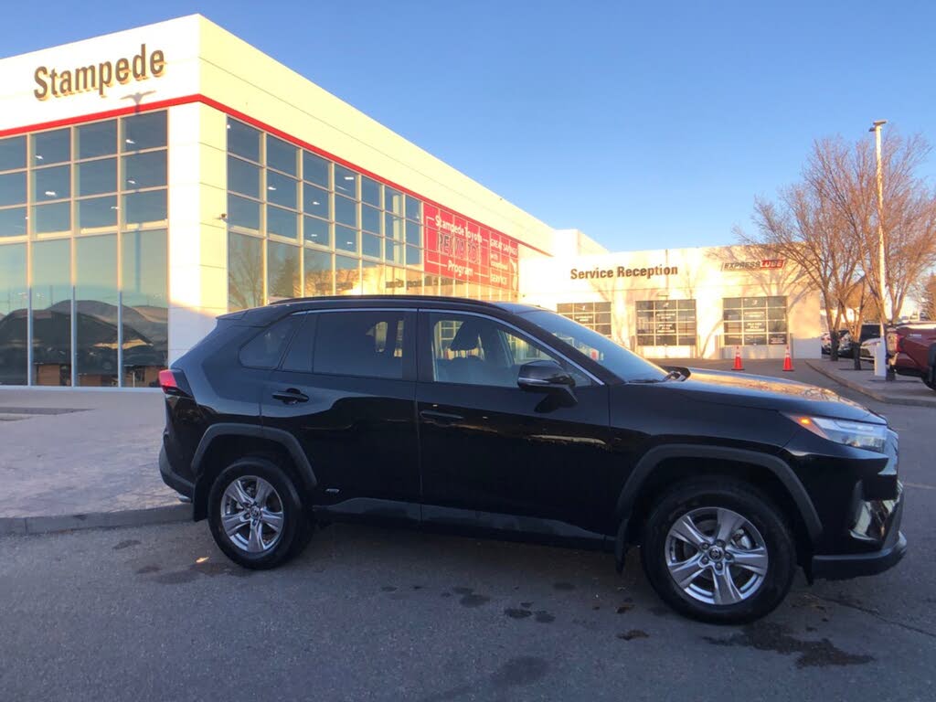 2025 Toyota RAV4 Hybrid XLE AWD