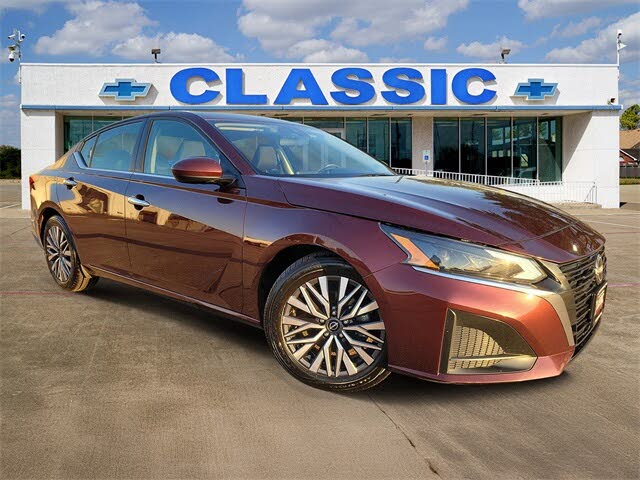 2023 Nissan Altima 2.5 SV FWD