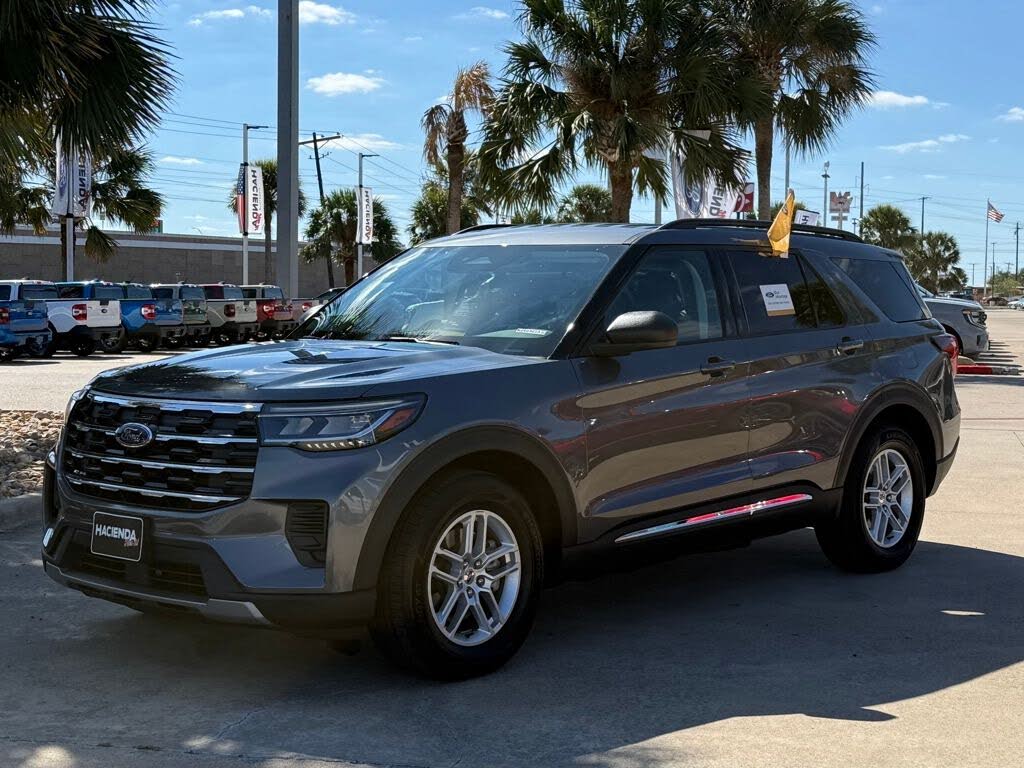 2025 Ford Explorer Active RWD