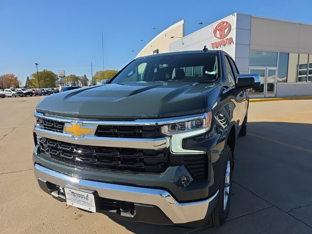 2026 Chevrolet Silverado 1500 LT Crew Cab 4WD