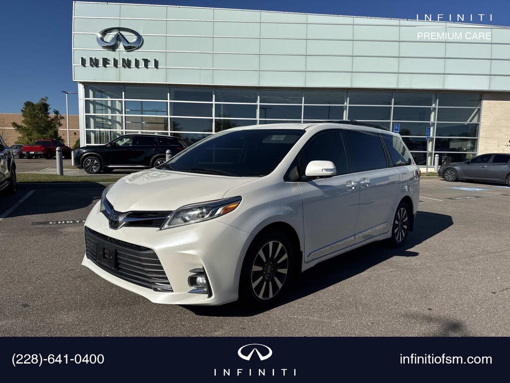 2020 Toyota Sienna XLE 7-Passenger FWD with Auto-Access Seat