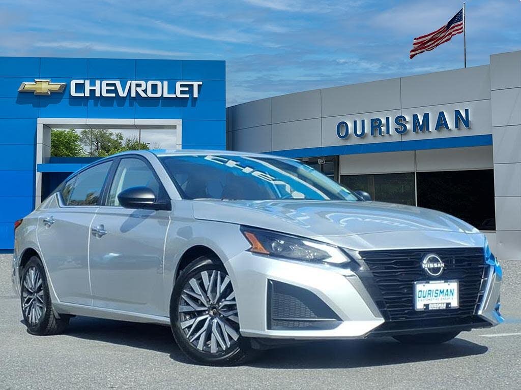 2024 Nissan Altima 2.5 SV FWD