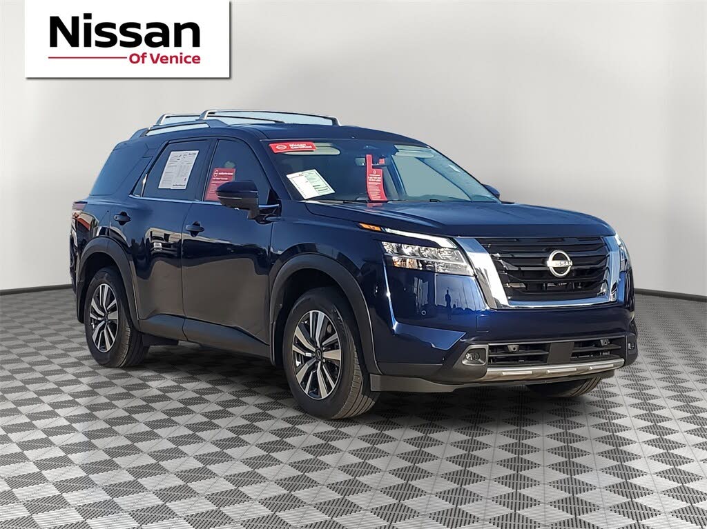 2024 Nissan Pathfinder SL FWD