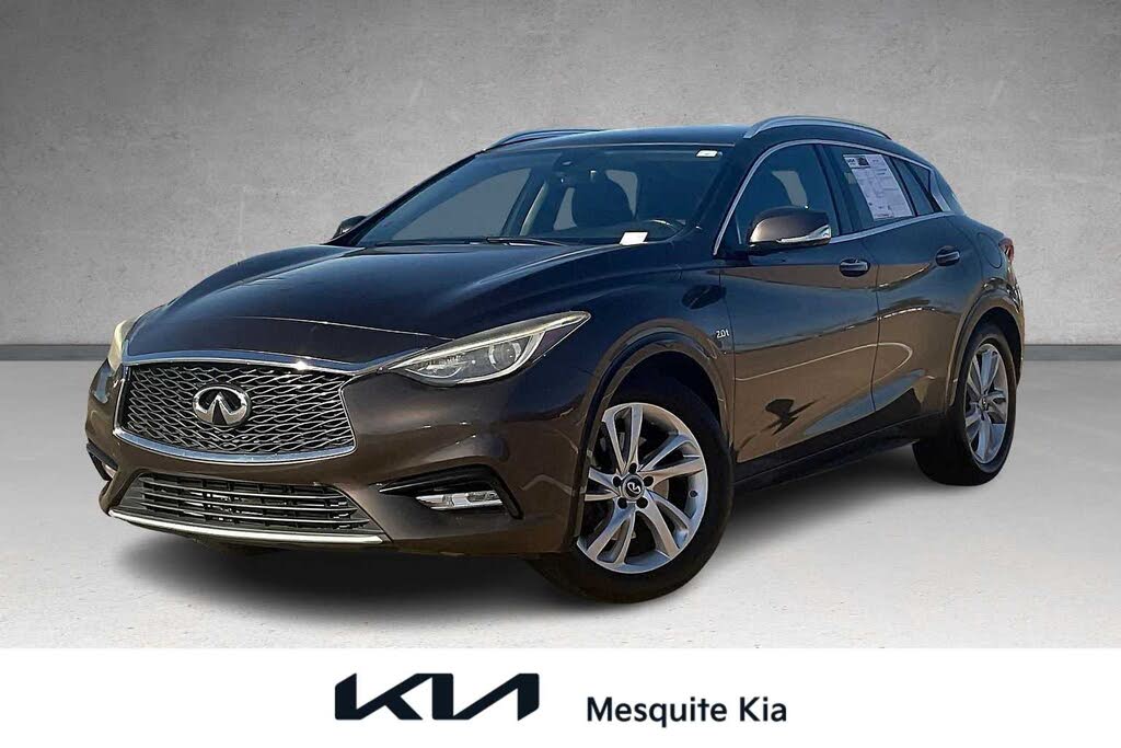 2017 INFINITI QX30 Premium FWD