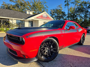Dodge Challenger R/T Scat Pack RWD