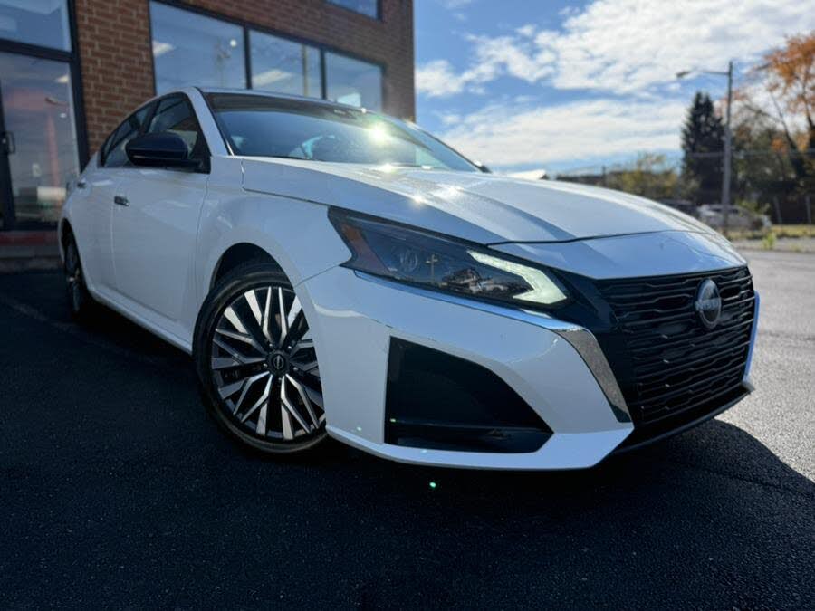 2024 Nissan Altima 2.5 SV FWD