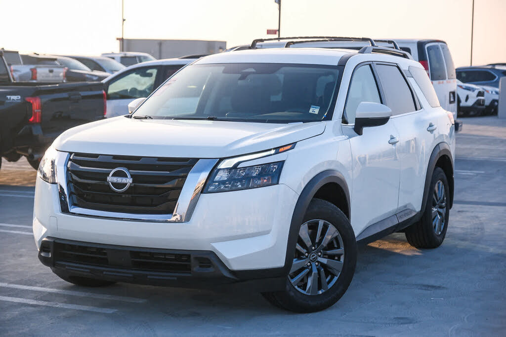 2024 Nissan Pathfinder SV FWD