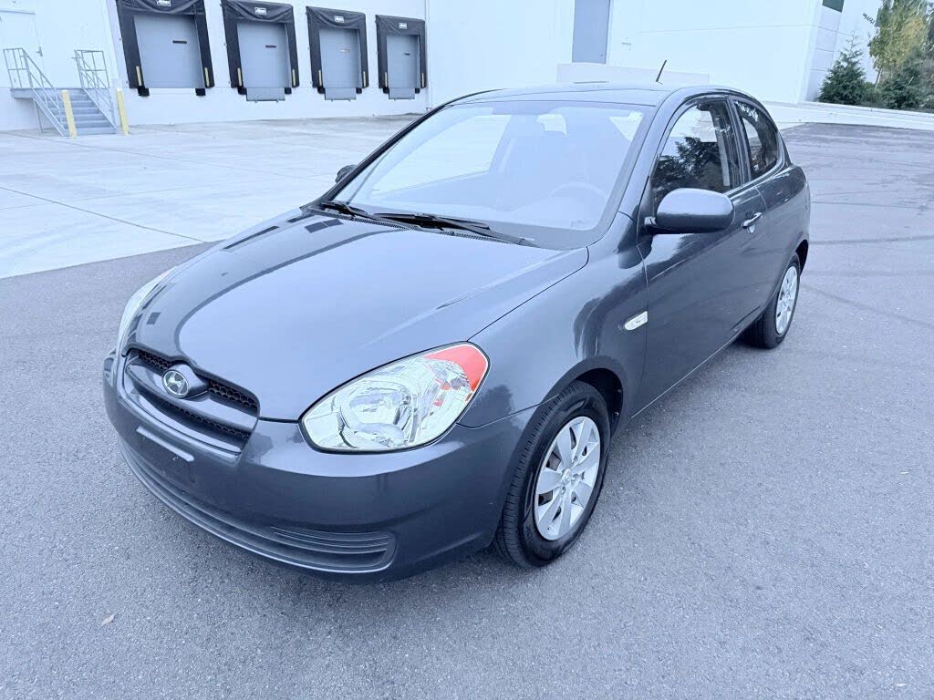 2010 Hyundai Accent GS 2-Door Hatchback FWD