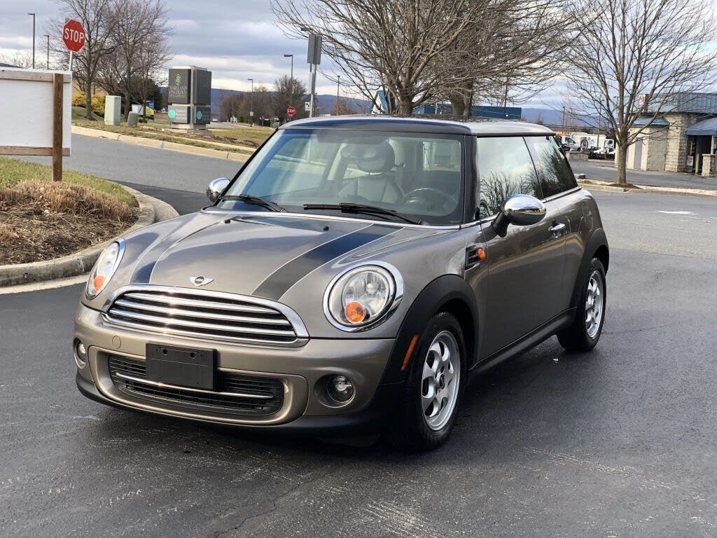 2013 MINI Cooper Hatchback FWD