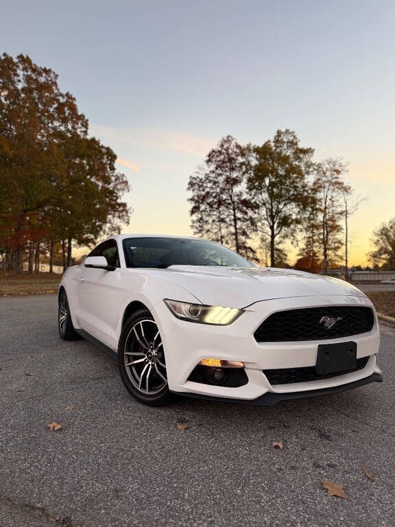 2015 Ford Mustang EcoBoost Premium Coupe RWD