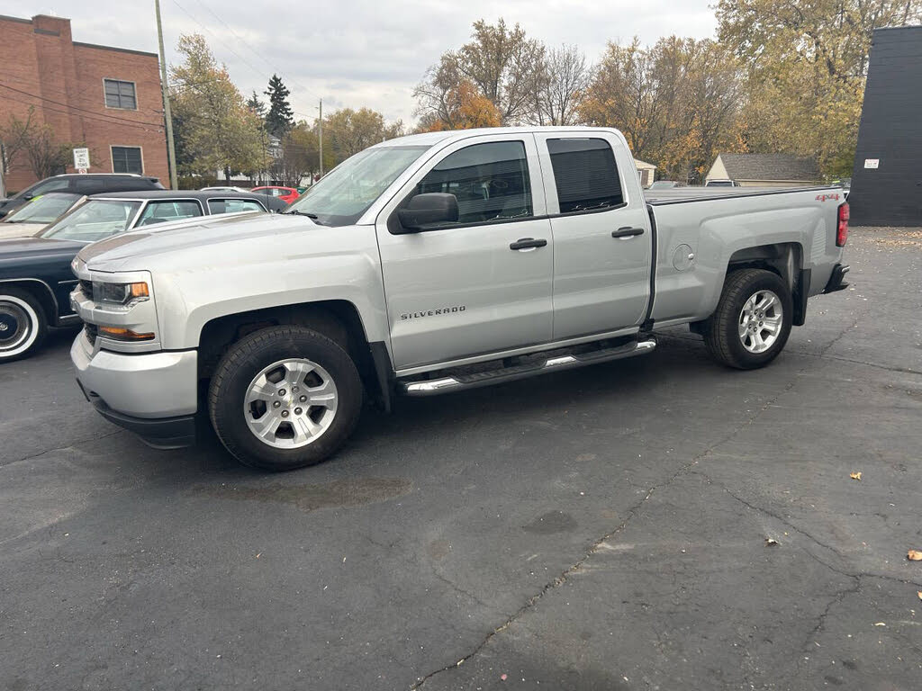 2017 Chevrolet Silverado 1500 Custom Double Cab 4WD