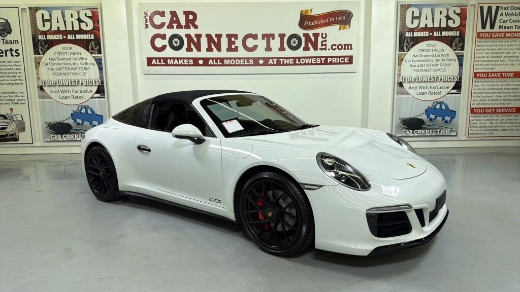 2019 Porsche 911 Targa 4 GTS Cabriolet AWD