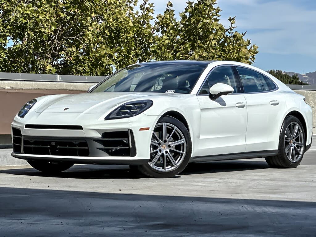 2025 Porsche Panamera RWD
