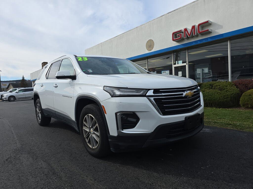 2023 Chevrolet Traverse LT Cloth AWD