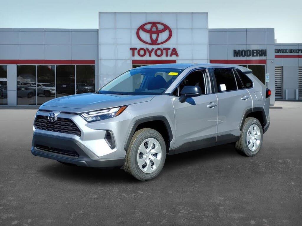 2025 Toyota RAV4 LE FWD