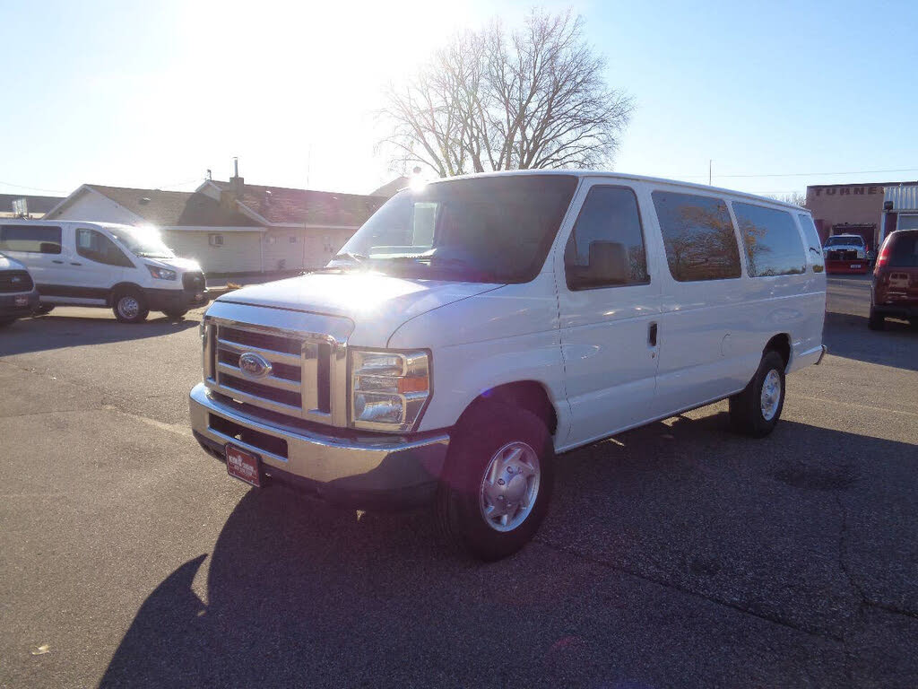 2014 Ford E-Series E-350 XLT Super Duty Extended Passenger Van