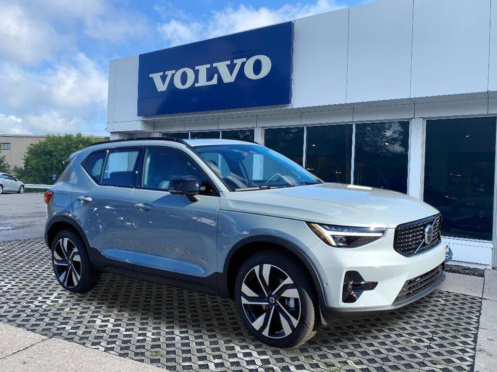2026 Volvo XC40 B5 Ultra AWD