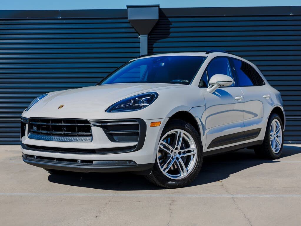 2022 Porsche Macan AWD