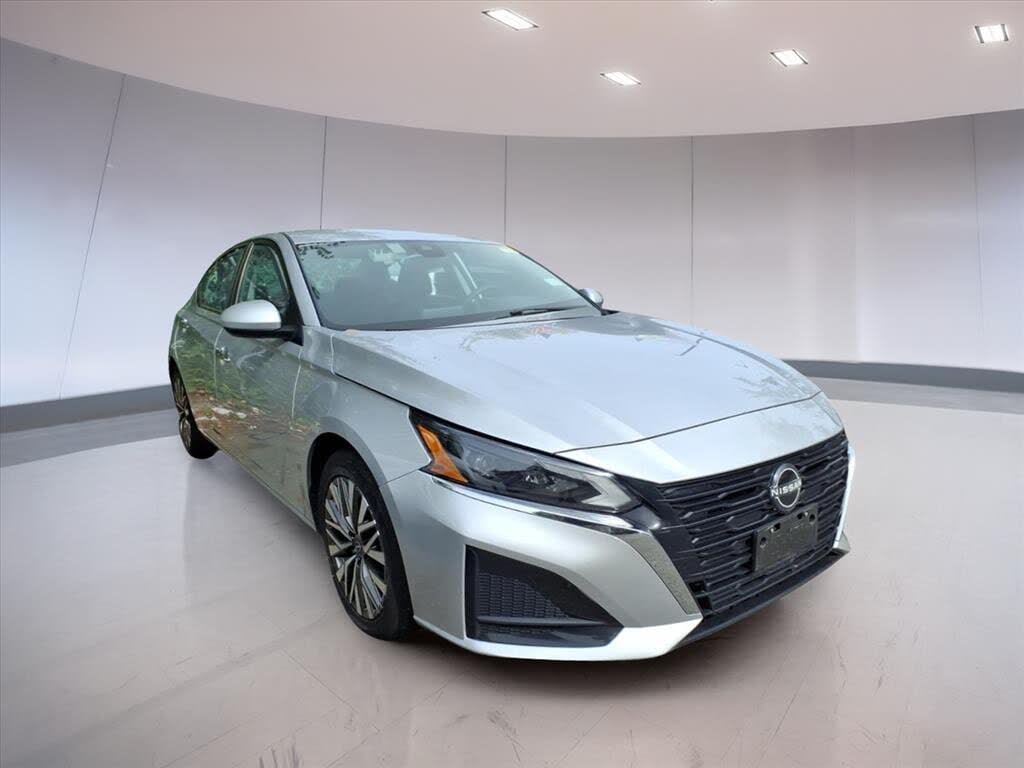 2023 Nissan Altima 2.5 SV FWD