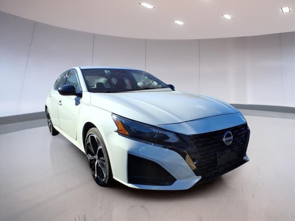 2023 Nissan Altima 2.5 SR FWD