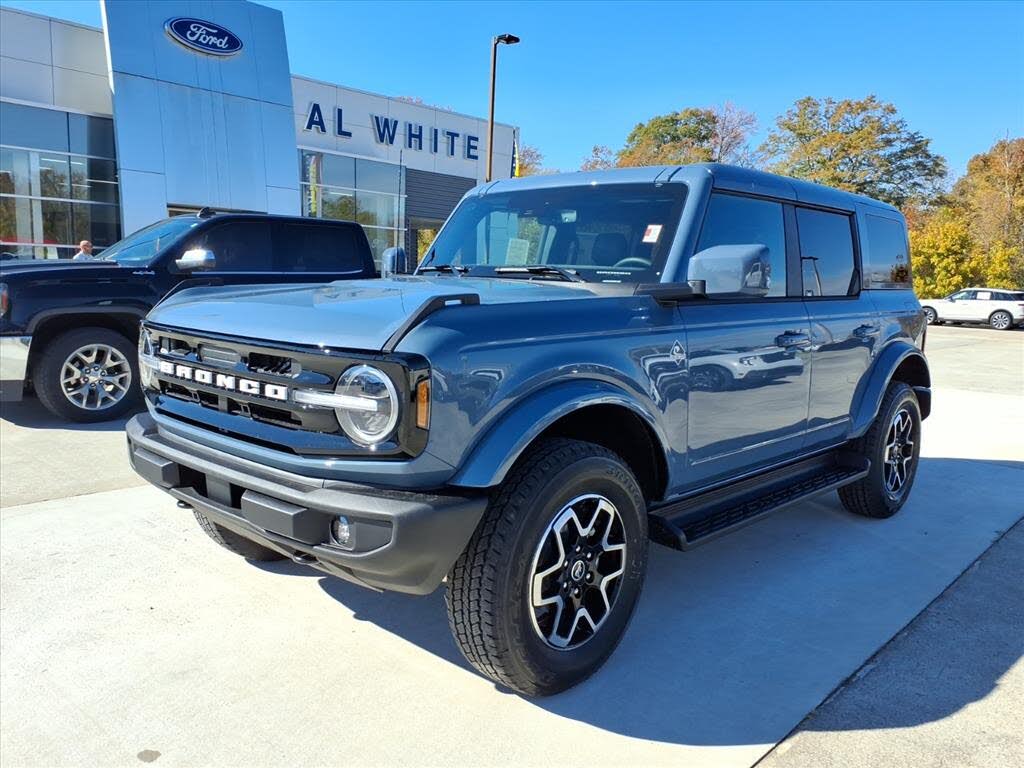 2025 Ford Bronco Outer Banks 4-Door 4WD