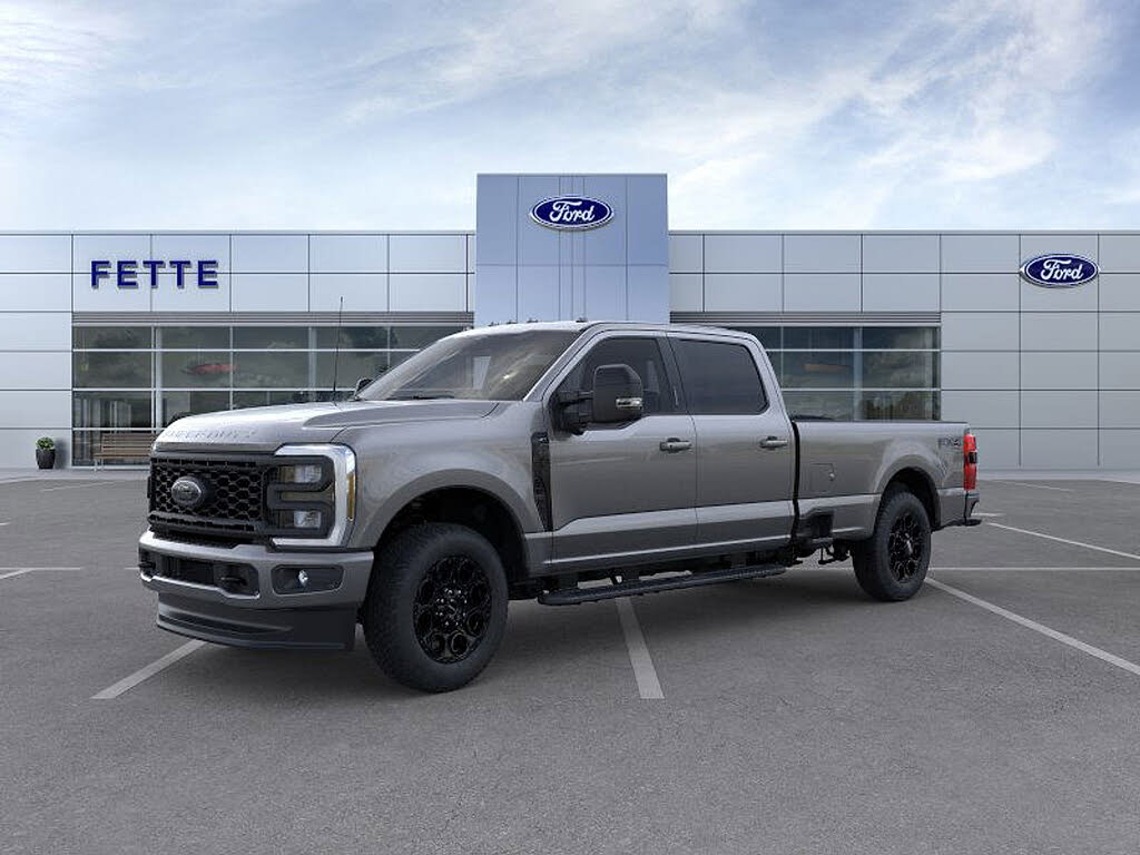 2025 Ford F-350 Super Duty XLT Crew Cab 4WD