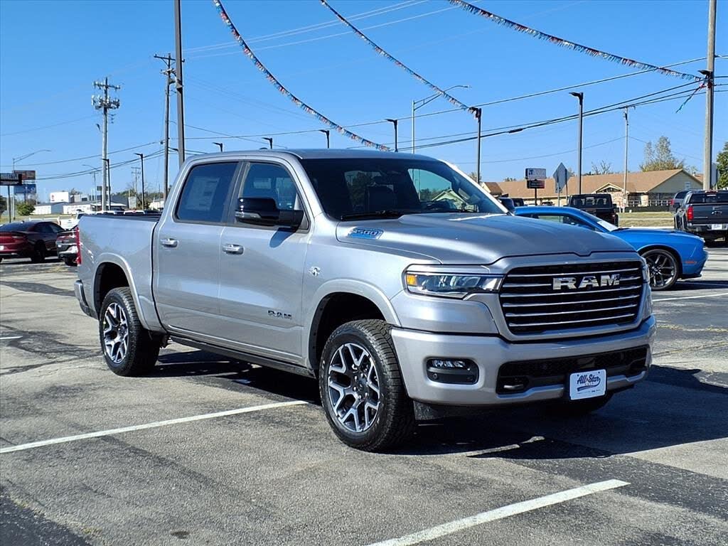 2026 RAM 1500 Laramie Crew Cab 4WD