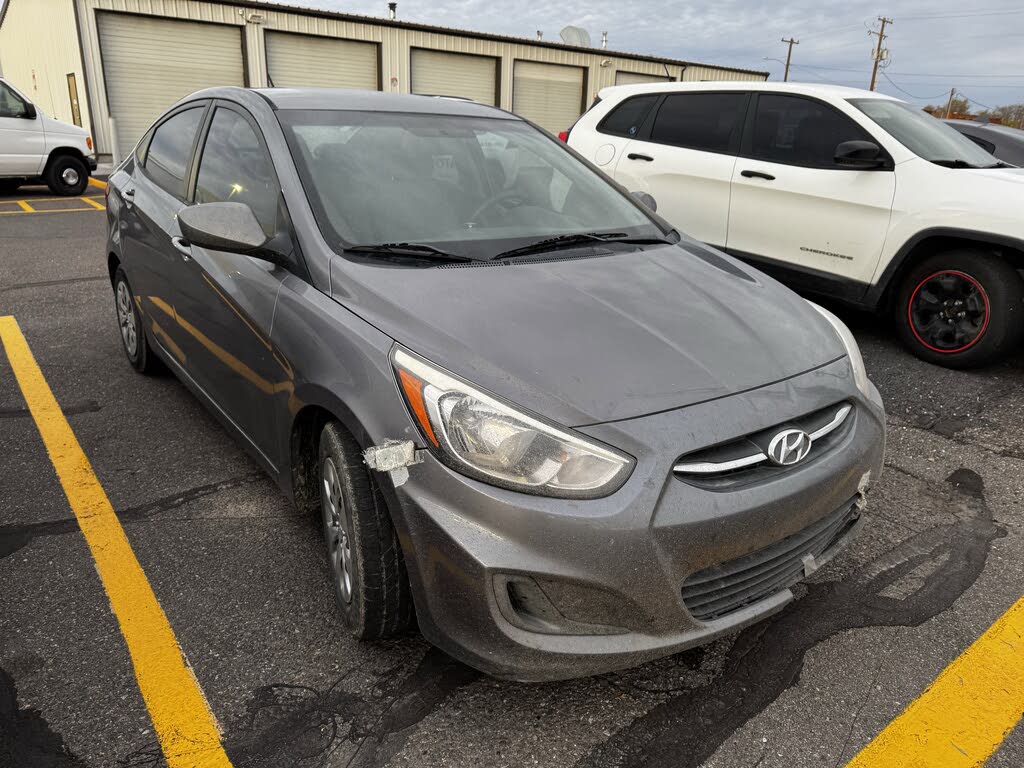 2016 Hyundai Accent SE Sedan FWD