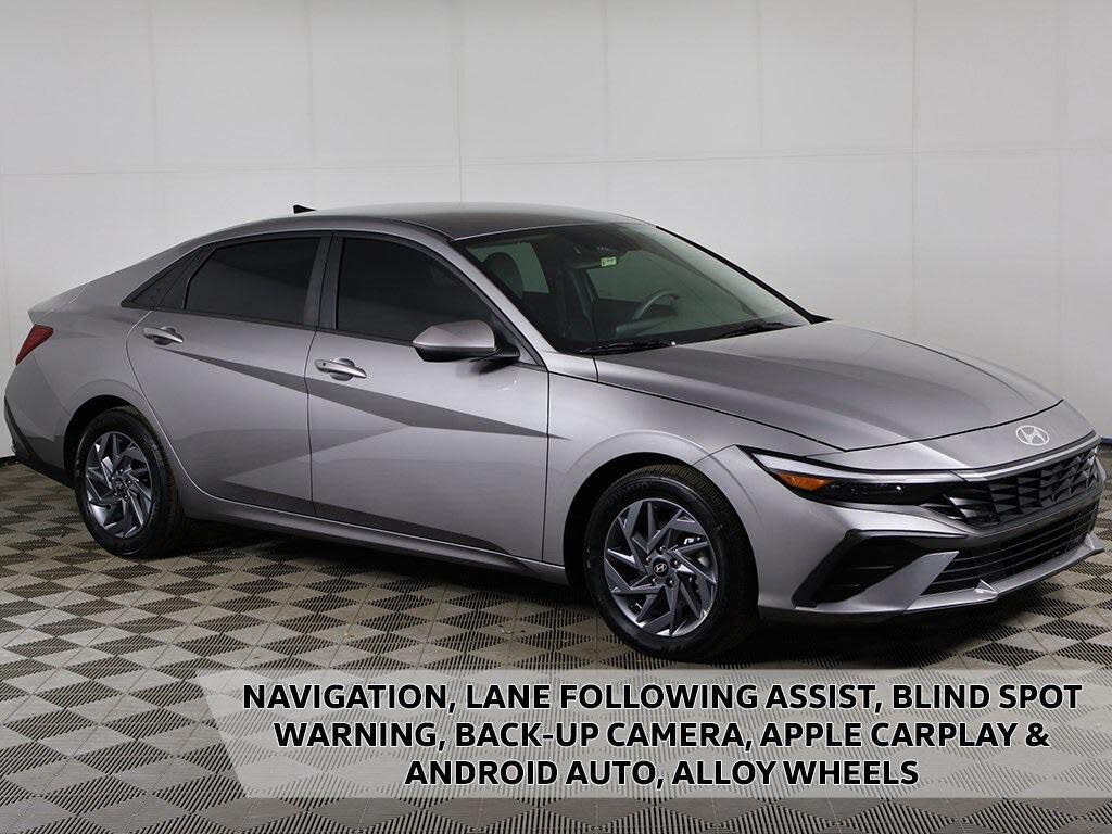 2024 Hyundai Elantra SEL FWD