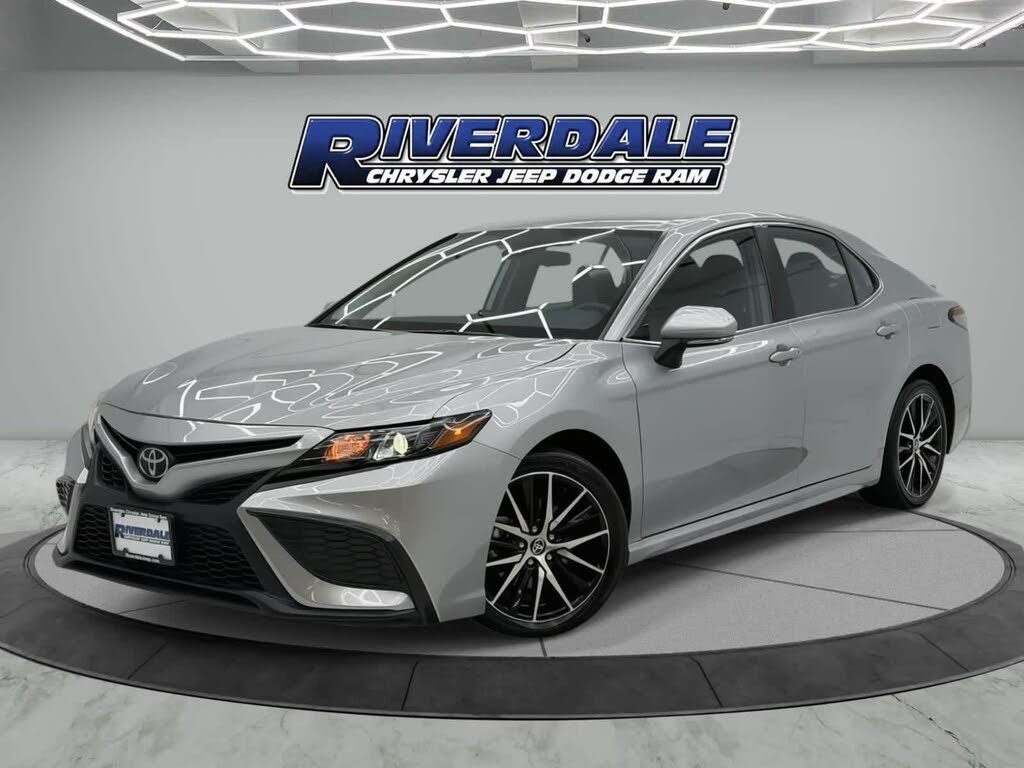 2024 Toyota Camry SE AWD