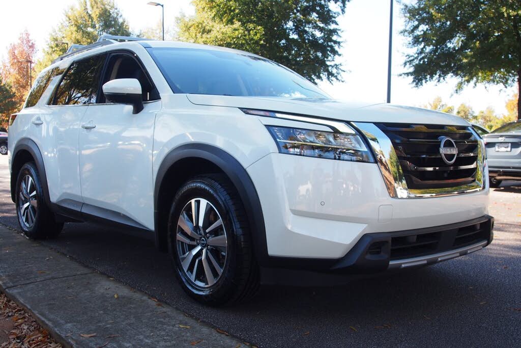 2024 Nissan Pathfinder SL 4WD