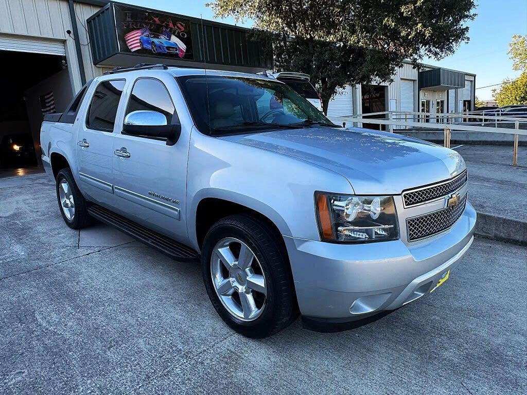 2011 Chevrolet Avalanche LT 4WD