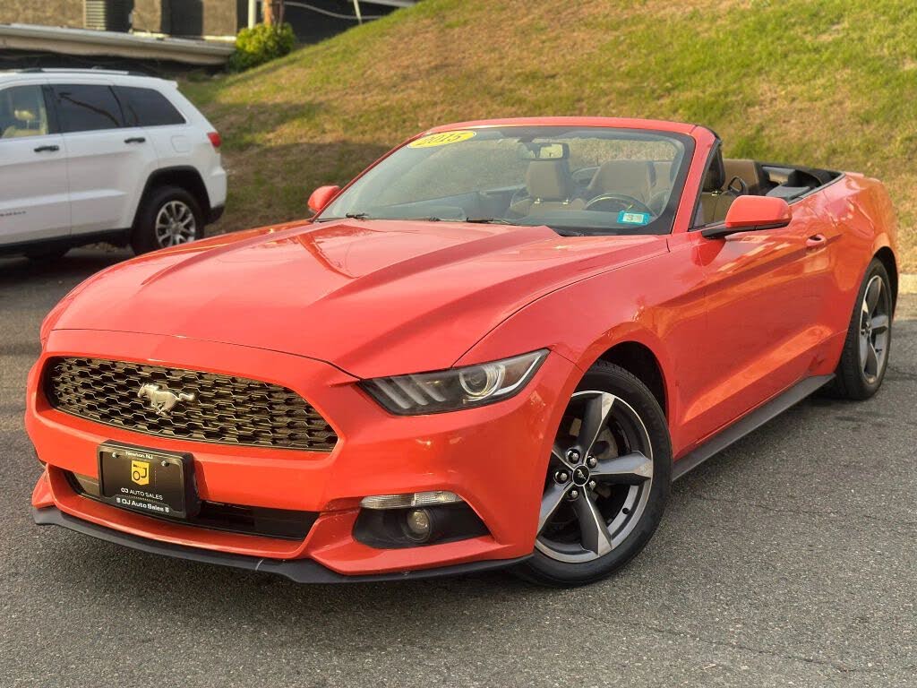 2015 Ford Mustang V6 Convertible RWD