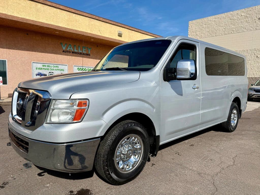 2016 Nissan NV Passenger 3500 HD SV V8