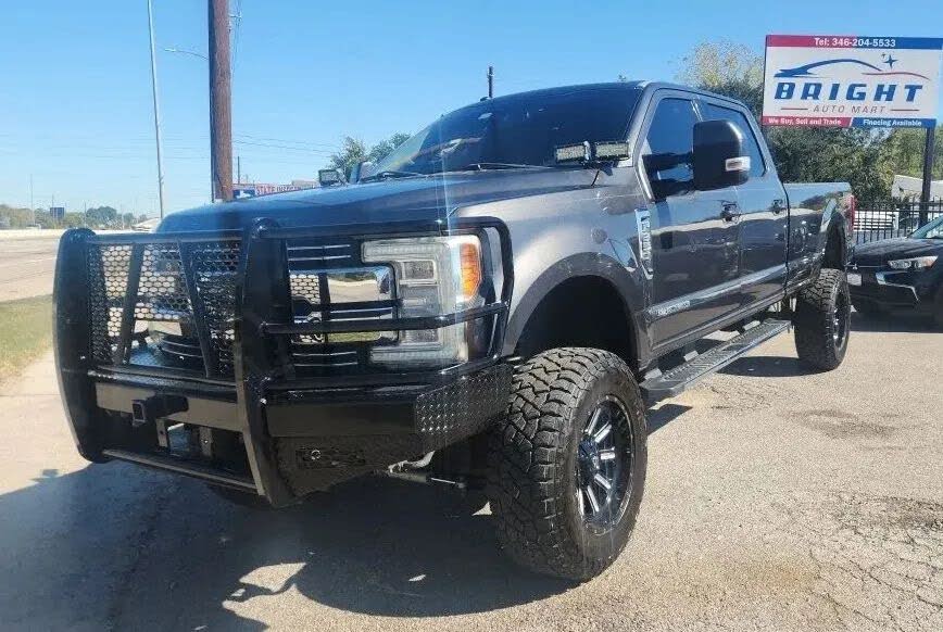2017 Ford F-350 Super Duty Lariat Crew Cab LB 4WD